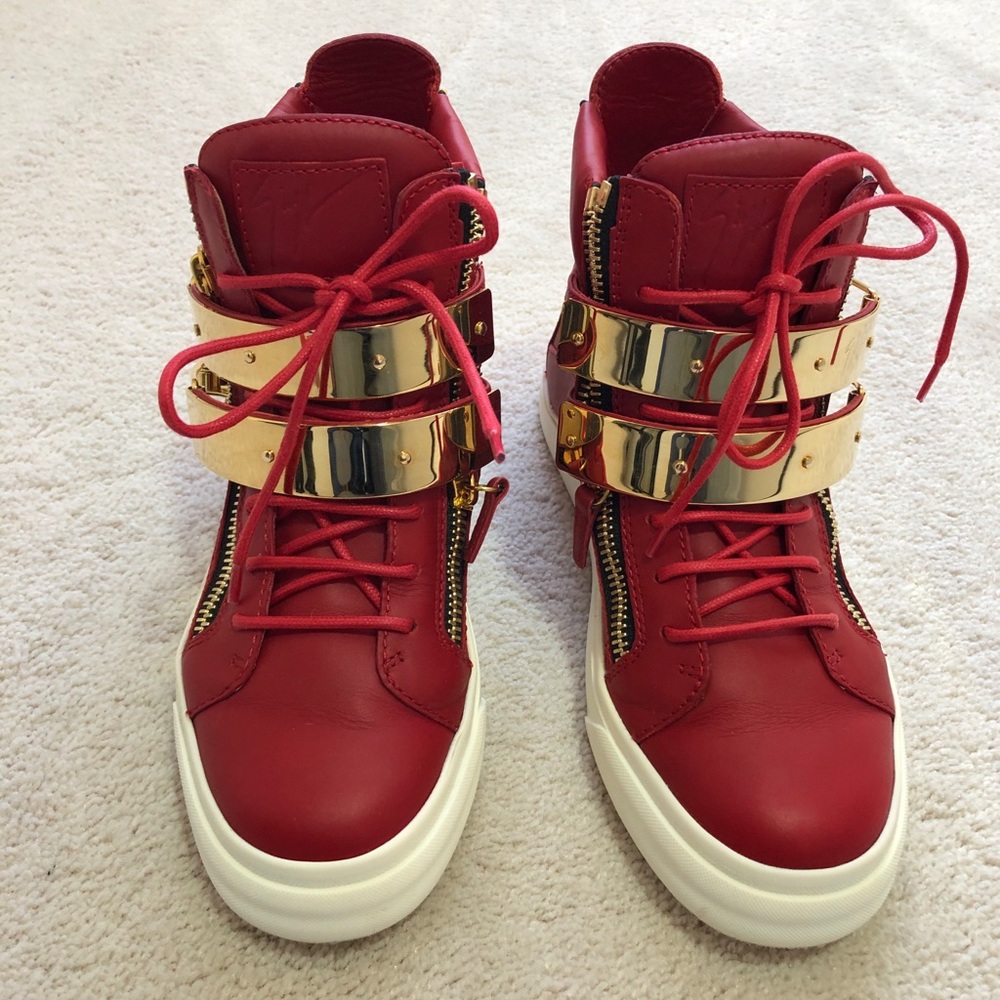 Giuseppe Zanotti Ski-Buckle High Top Sneaker